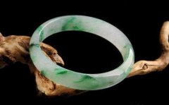 YS6080分光測(cè)色儀檢測(cè)翡翠顏色