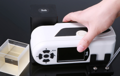 如何使用色差儀測量液體和粉末？